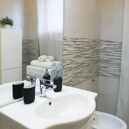 아파트 Urban House Romolo Garden View - Navigli 밀라노